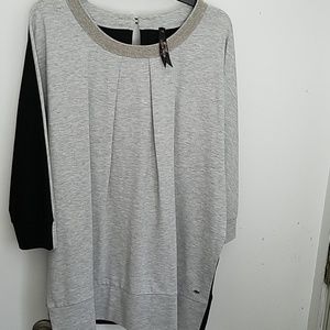 Melissa McCarthy tunic